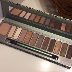 Mally eyeshadow pallet